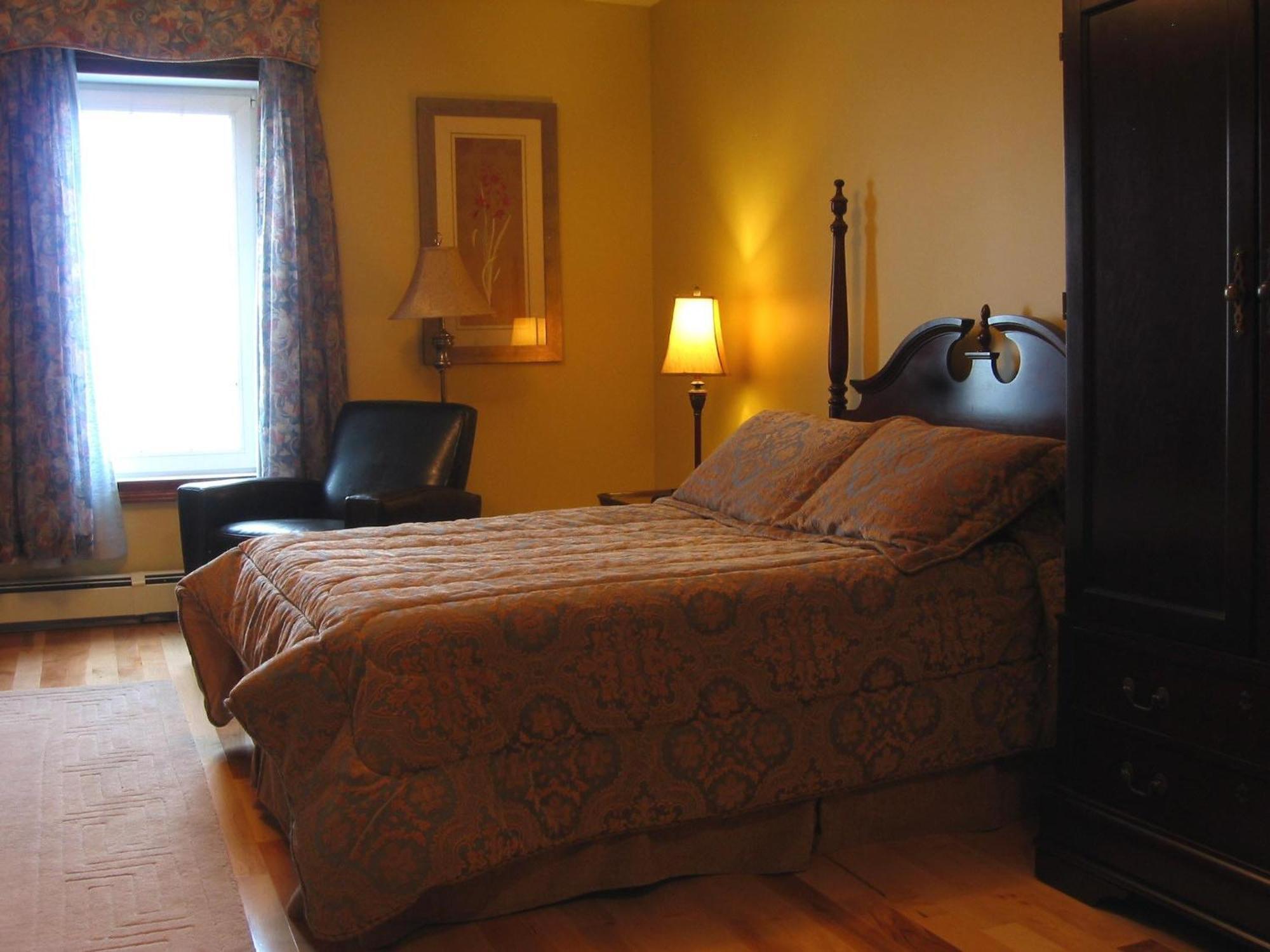 Spanish Bay Inn, Canada سيدني المظهر الخارجي الصورة