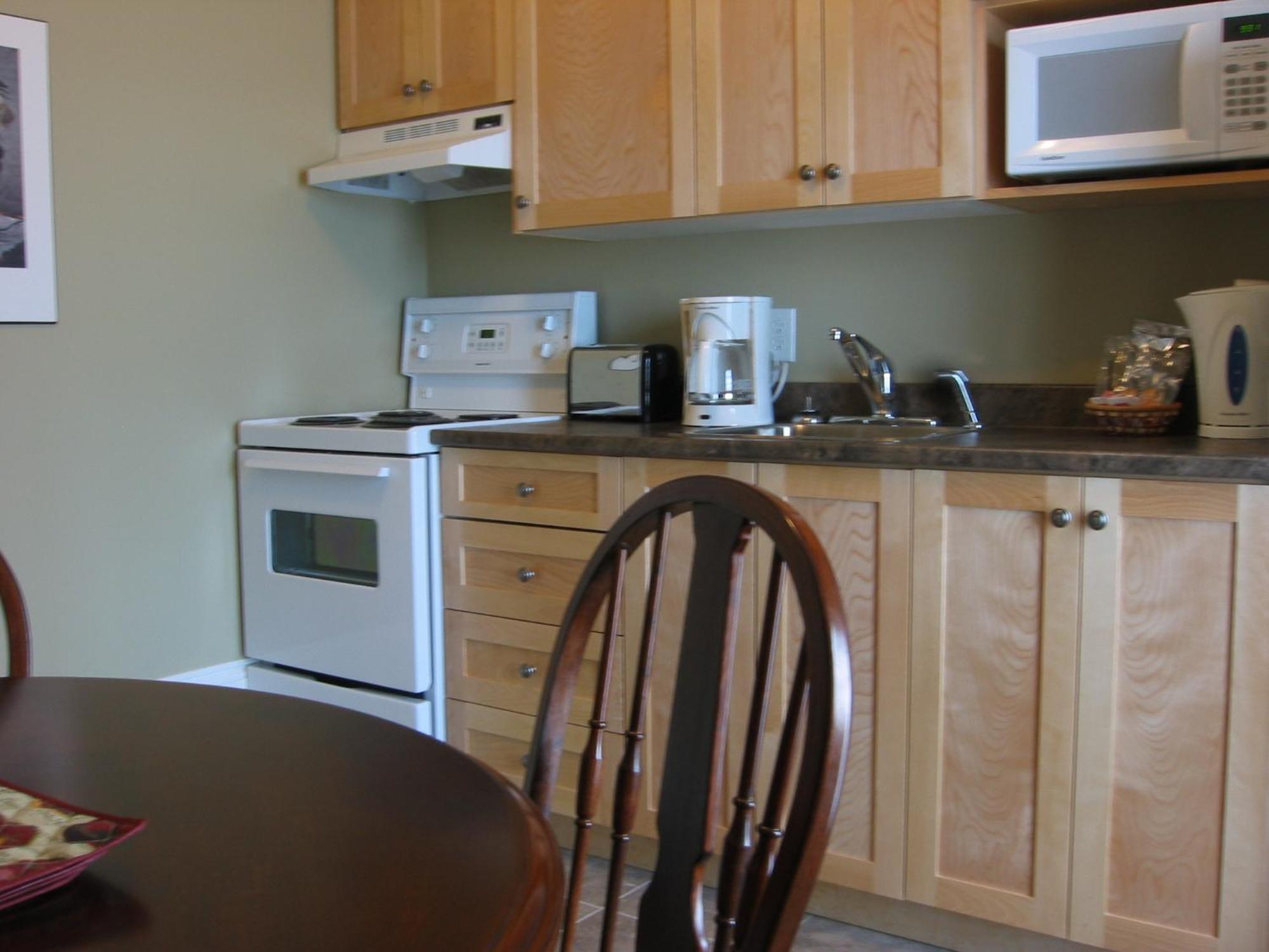 Spanish Bay Inn, Canada سيدني المظهر الخارجي الصورة